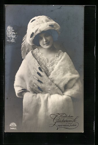 Dunkelhaarige frau mit - dunkelhaarige,