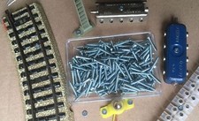 MODELLBAHN SCHRAUBEN, 100