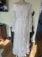 WEISSES SPITZENKLEID /