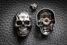 Totenkopf Pin / Anstecker -