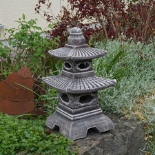 Japanische Pagode mit acht