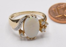 Milch Edel Opal Ring  Diamant