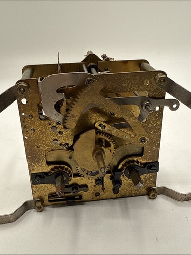 Altes uhrwerk wanduhr - altes,