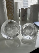 Schwedisches Glaskunst Mats Jonasson 2 Briefbeschwerer - perfekter Zustand