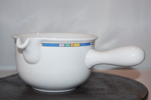 Sauciere mit henkel und - henkel,