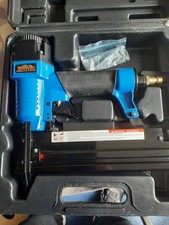 Holzmann Druckluft-Nagler/Tacker im Koffer