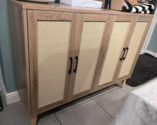 Großes Sideboard mit Stauraum