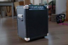 Alesis PA-Anlage aktiv komplett. Mit Stativ und Mikrophon.