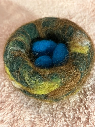 Kleines osternest mit - osternest,