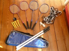 Fast neu Federball Badminton Set mit Netz Stangen 4 Schläger Aluminium & Tasche