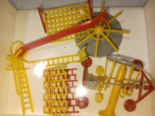 Spielplatz für Modellbahn Diorama HO Schaukel,Rutsche,Klettergerüst ... EVP