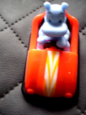 Ferrero Maxi Ei / Ü-ei Nilpferd Happy Hippo im roten Auto / Autoscooter