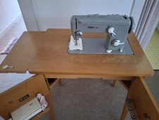 Pfaff Nähmaschine Holztisch