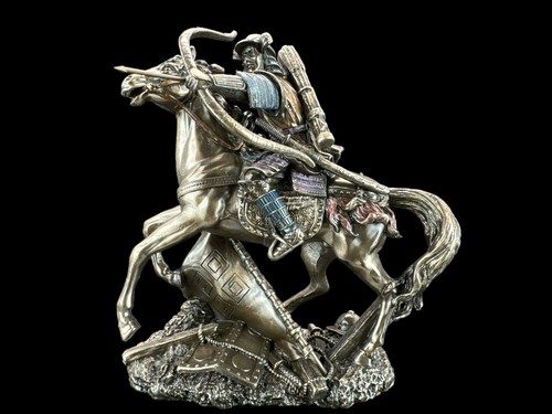 Japanischer samurai auf pferd - auf,