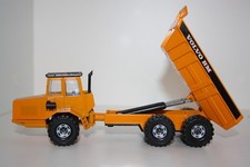 Siku Super 1:55 Volvo Knicklenker 2825