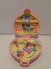 Polly Pocket Miniatur Puppenstube in Herzform pink Bluebird Toys