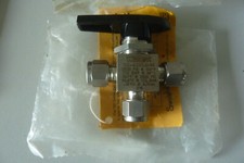 Swagelok Whitey 3-Wege Kugelhahn Edelstahl 8mm Swagelok Rohrverschraubung NEU