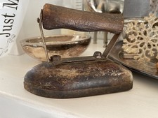 Altes Bügeleisen Antik mit