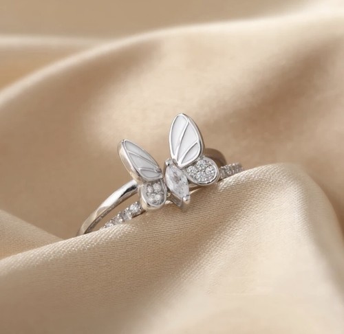 Zwei ringe schmetterling mit - ringe,