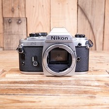 Nikon FG analoge Spiegelreflexkamera 35 mm nur Gehäuse – defekt – Ersatzteile oder Reparatur