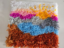 Kleiner hangeknüpfter Teppich mit Sonnenaufgang Motiv *Selfmade*