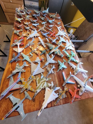 Plastikmodelflugzeuge - x,