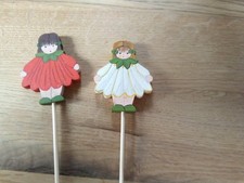 Land-Art, 2 Blumenkinder orange und weiß, Handarbeit 