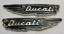 1971-1975 Ducati 250/350/450 Scrambler Cast Metal Paar Gas Fuel Tank Abzeichen