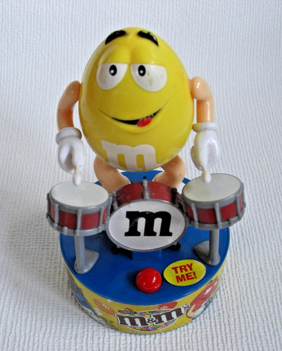 Figur mit schlagzeug - m&m's, |