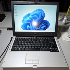 Fujitsu T900 2in1 Convertible / i5 / 250 GB SSD / 6 GB RAM / 13“ / WIN 11 Pro