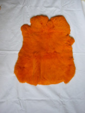 Kaninchenfell orange gefärbt