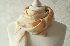 großes Tuch aus Seide