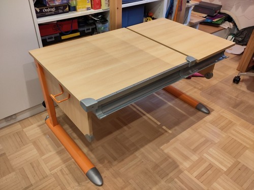 Schreibtisch