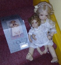 Annette Himstedt Künstlerpuppe Freeke und Bibi, 1997 mit Zertifikat