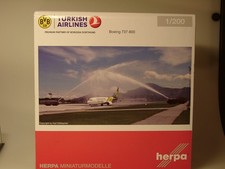 Herpa Wings Boeing 737-800