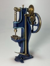 Große seltene Stanzmaschine