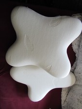 2 Stück Visco-Nackenstützkissen Seitenschläferkissen Schmetterlingskissen NEU