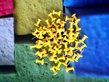 50  Pinnadeln "Diabolo " Gelb