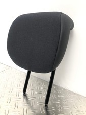 Kopfstütze rechts hinten