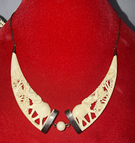 Elfenbeinfarbene