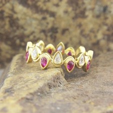 Mid-Bezel Set Sapphire &