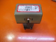 Weishaupt WTC 15A Stellantrieb Stellmotor Anschlussflansch Honeywell VC6012