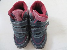 dunkelblaue Kinderschuhe