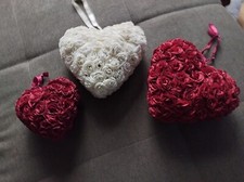 3  Deko Herzen aus Stoffrosen