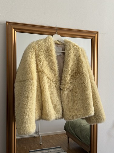 Cream light yellow faux fur - yellow,