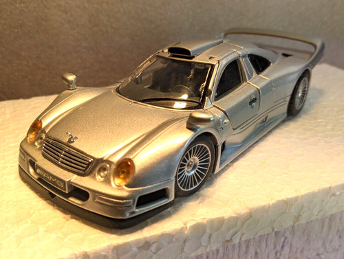 Maisto mercedes benz - 1:26,