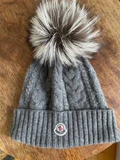 Moncler Mütze Grau Wolle Einheitsgröße mit Fellbommel