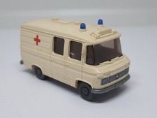 Mercedes Benz Krankenwagen