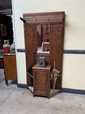 Antike Art Deco Garderobe mit