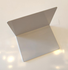 * USM Haller Buchstütze *